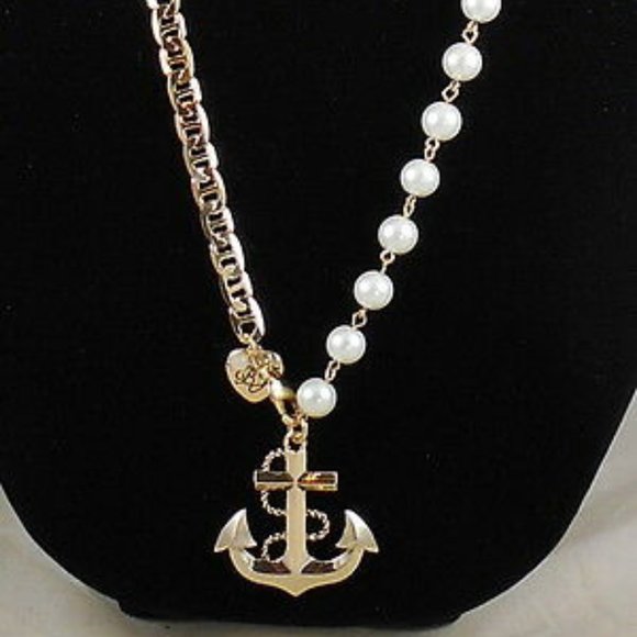 Betsey Johnson Jewelry - Betsey Johnson ANCOR PEARL NECKLACE